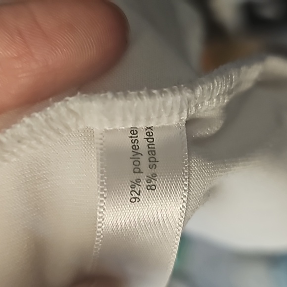 ❄️B7❤️🔹️White Lace Trim Cami - Picture 3 of 4